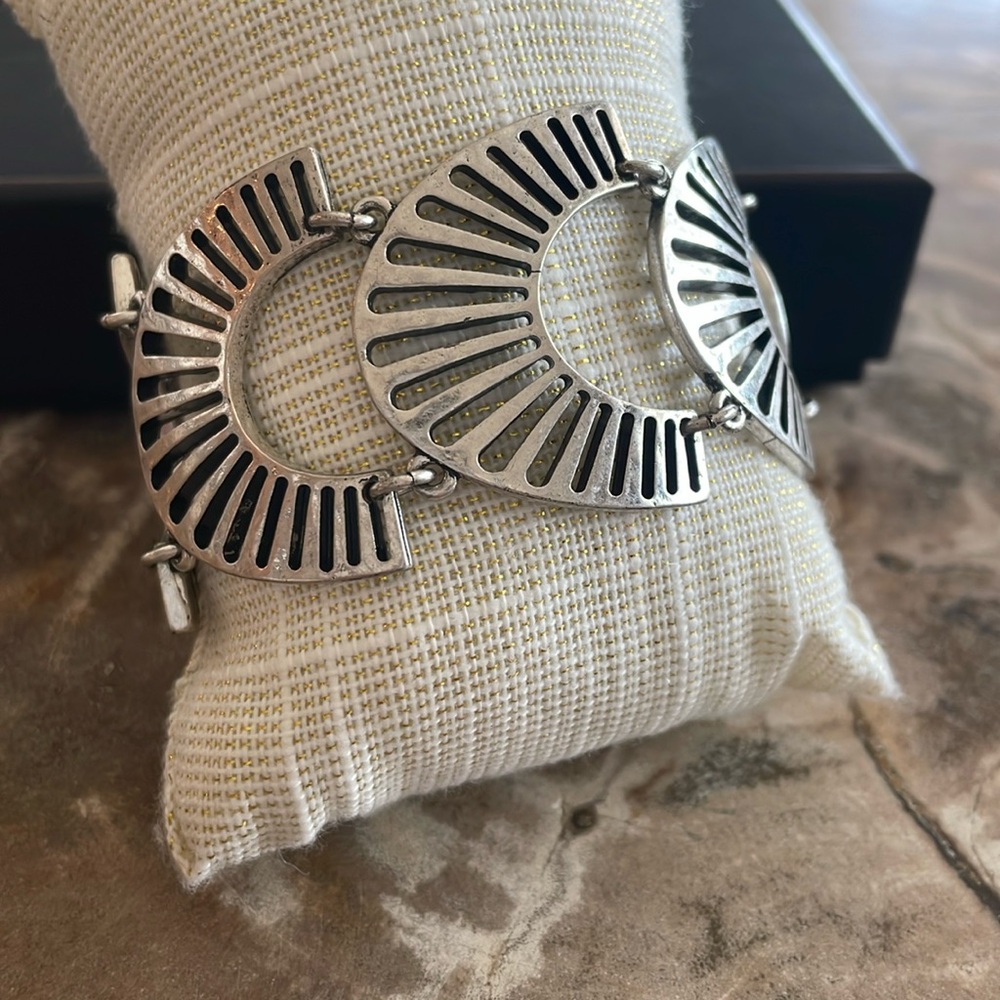 Lucky Brand Silver tone Geometric Bracelet